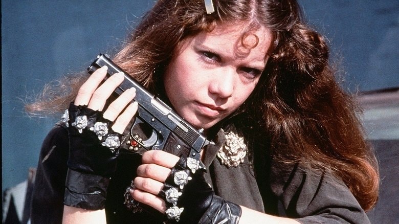 Switchblade Sisters background